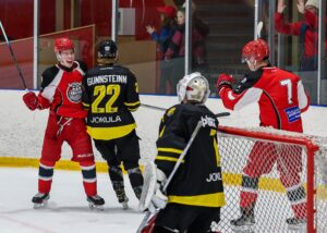 Bjarmi Kristjánsson fagnar hér einu af 3 mörkum sínum í leiknum.