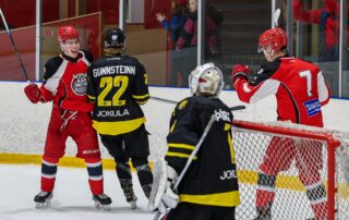 Bjarmi Kristjánsson fagnar hér einu af 3 mörkum sínum í leiknum.